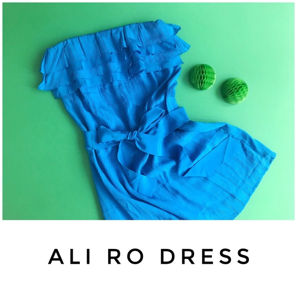 Ali Ro Dresses & Skirts - Ali Ro dress size 6 blue belt strapless ribbed
